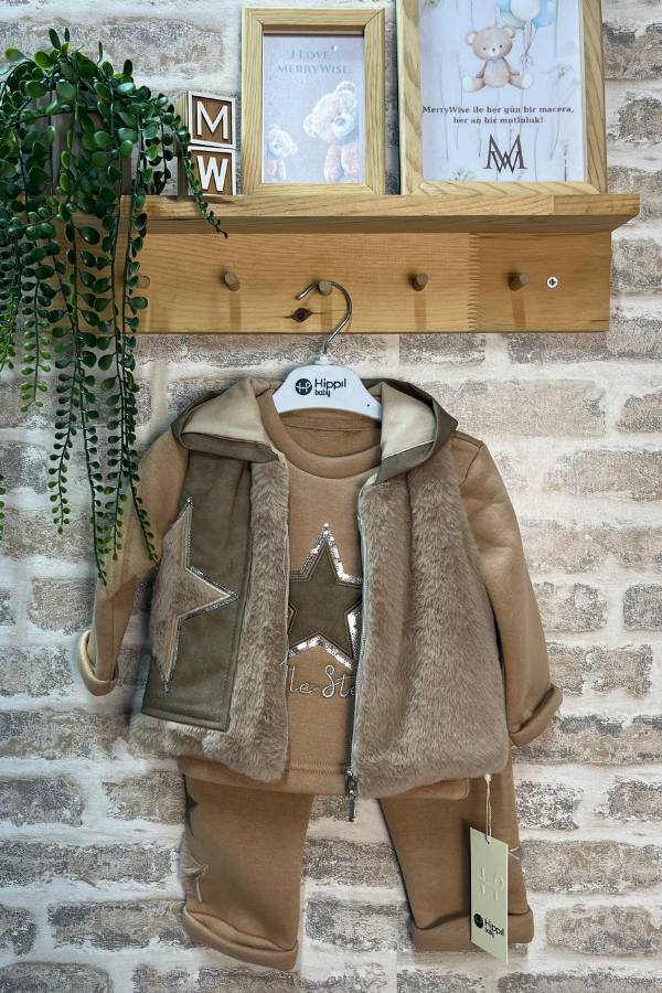9-12 Ay Kız Bebek 3’lü Takım – Kürk Yelekli Kapüşonlu Sweatshirt ve Eşofman Altı Kahverengi Şık Bebek Kombini