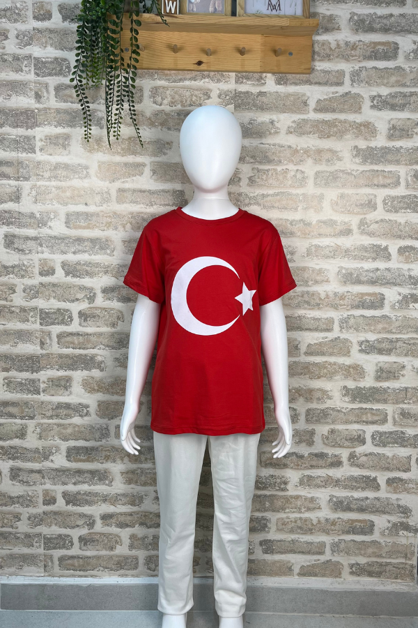 23 Nisan Çocuk Tişörtü 5-12 Yaş – Türk Bayraklı Kırmızı Özel Gün Tişörtü